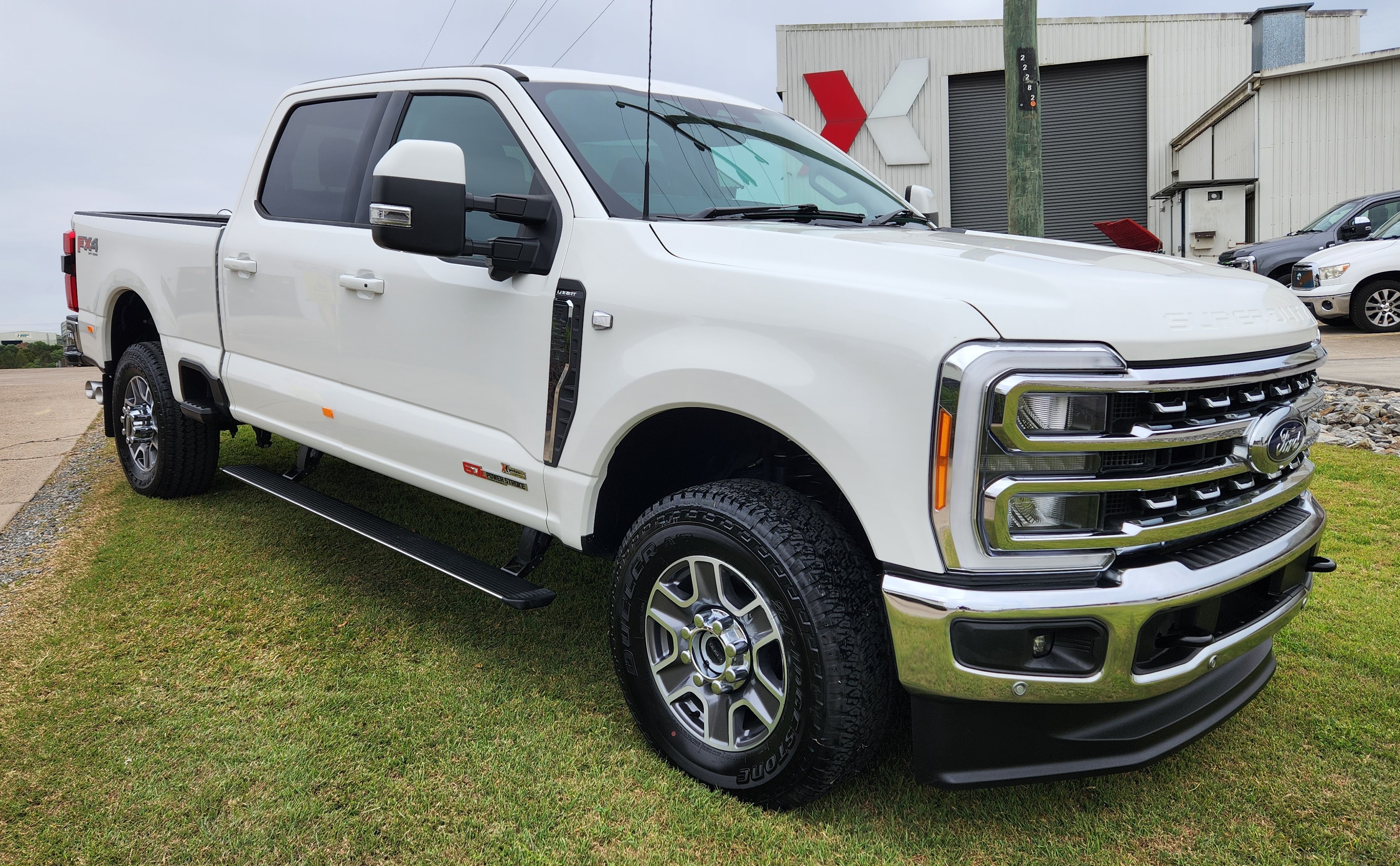 2023 Ford F350 Lariat Ultimate, Star White