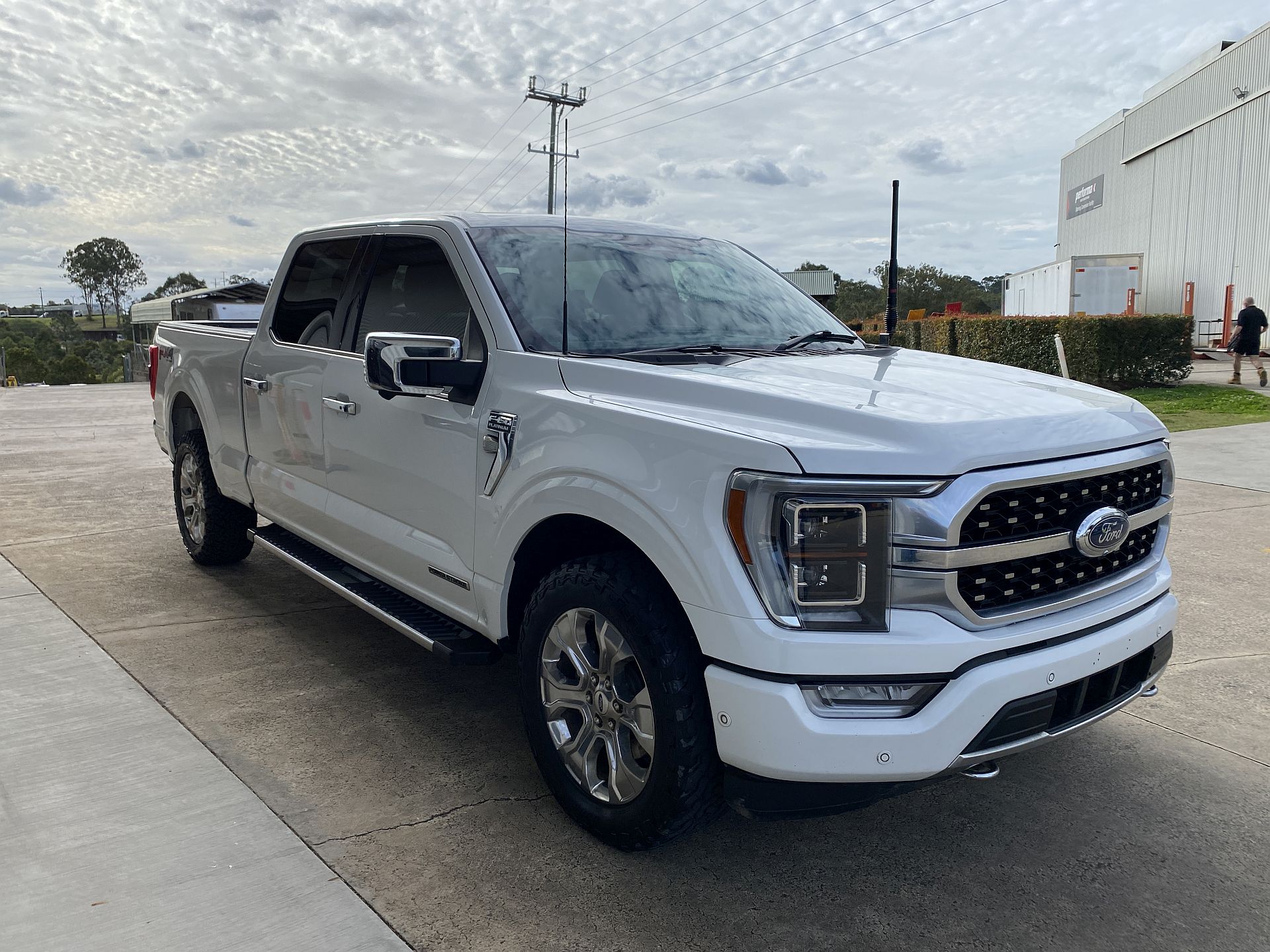 2023 Ford F350 Lariat Ultimate, Star White