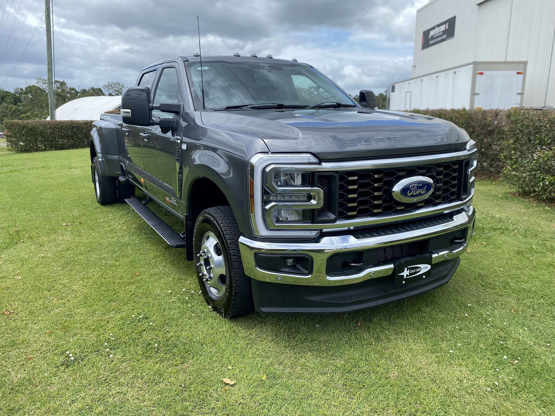 2023 Ford F350 Lariat Ultimate, Star White