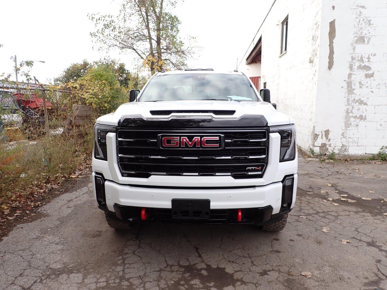 2024 GMC Sierra 2500 AT4 Crew Cab White