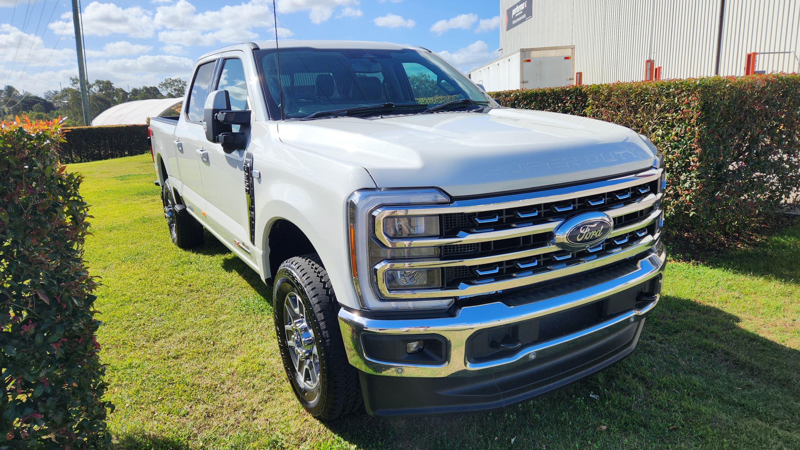 2023 Ford F350 Lariat Ultimate, Star White