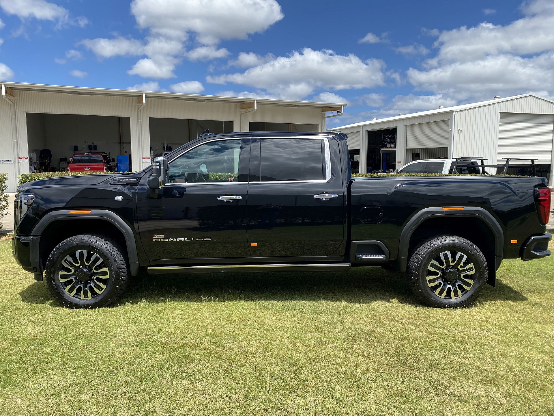 2024 GMC Sierra Denali Black Diamond Crew Cab