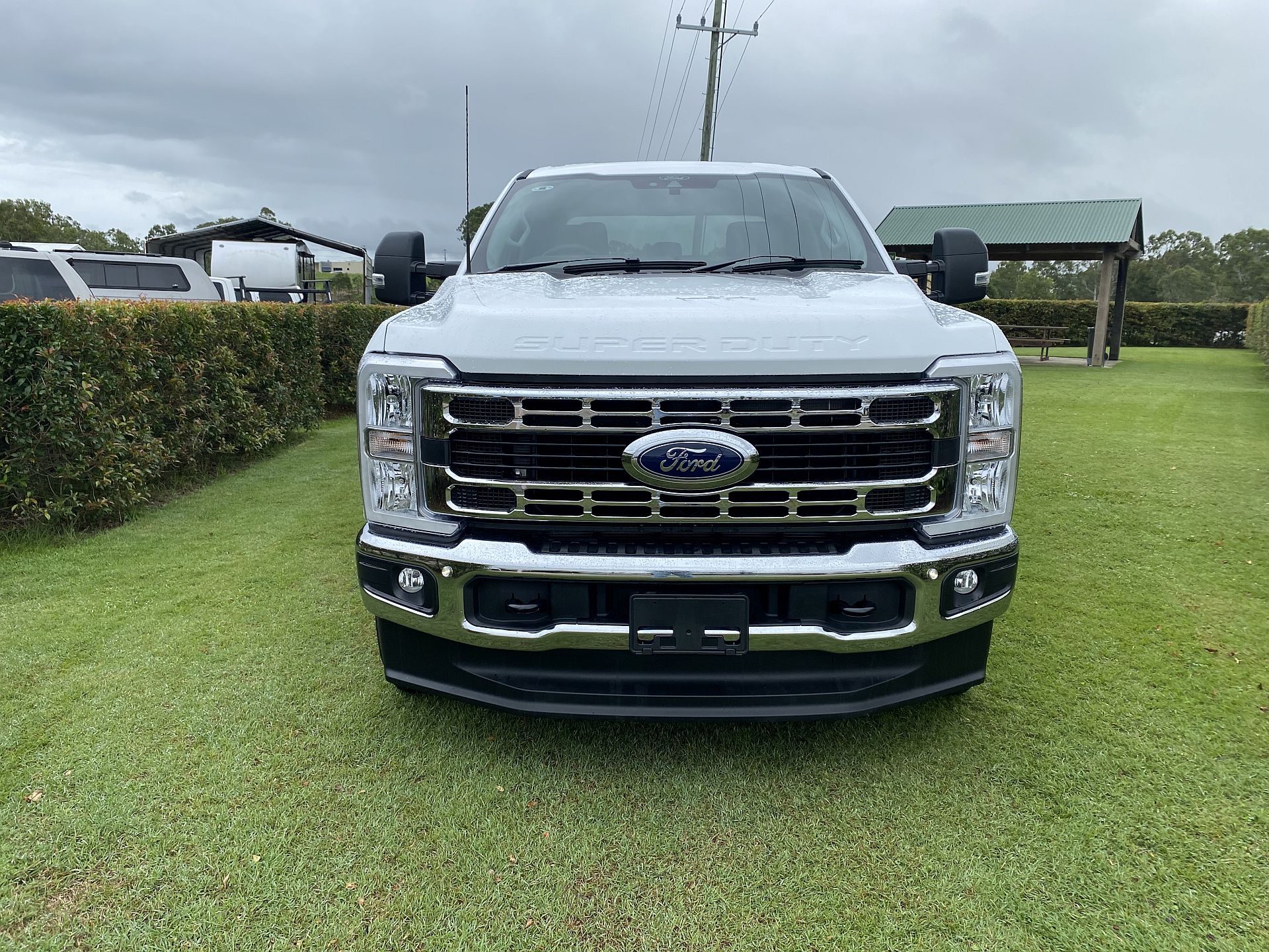 2025 Ford F250 XLT 6 SEATER